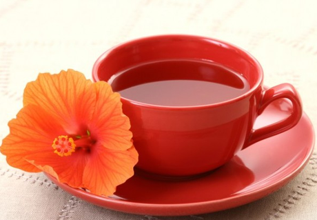 Motivos para tomar un té de hibisco cada día