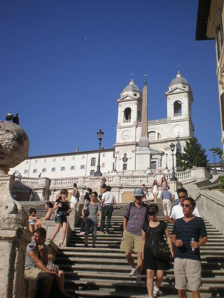 La Piazza di Spagna y alrededores : la Scalinata a Santa Trinità dei Monti: ¿quién corrió con los gastos?