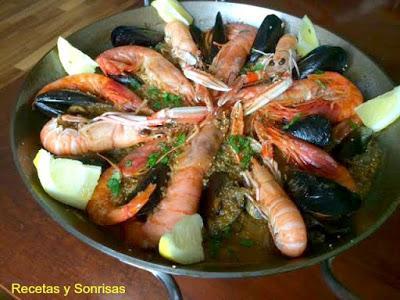 FALSA PAELLA DE QUINOA Y MARISCO