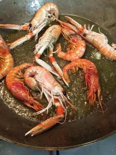 FALSA PAELLA DE QUINOA Y MARISCO