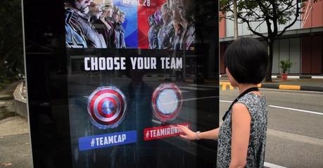 Mupis interactivos para promocionar la película “Capitán América: Civil War”