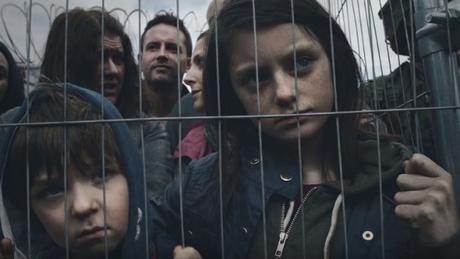 Save The Children muestra el día a día de una niña refugiada en este impactante anuncio