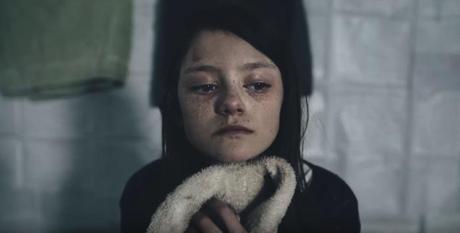 Save The Children muestra el día a día de una niña refugiada en este impactante anuncio