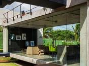 Casa Moderna Elevada Hormigon