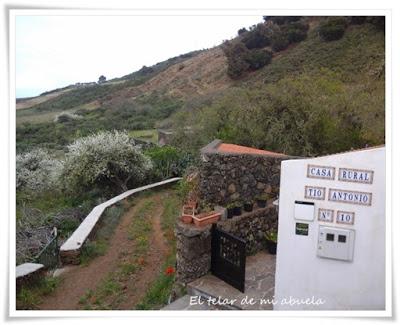 PERCHA DECORADA casa rural 