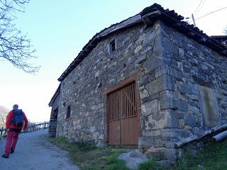 Los Pontones-Vega'l Pando-Vega Viescas-Cuayos-La Foz la Caviyera