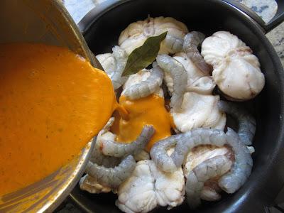 Rape en salsa americana