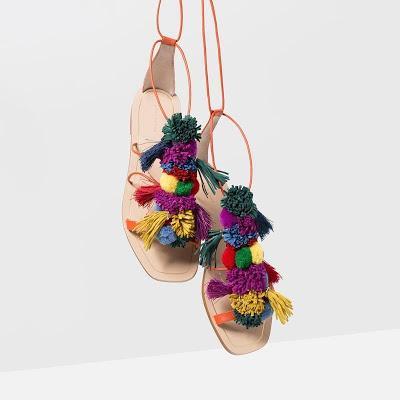 Sandalias con pompon de Zara Sandalias con pompon de Zara
