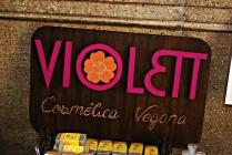 Violett, Cosmética Vegana. Mail: violett.cosmetica@gmail.com. Facebook: Violett Olive.