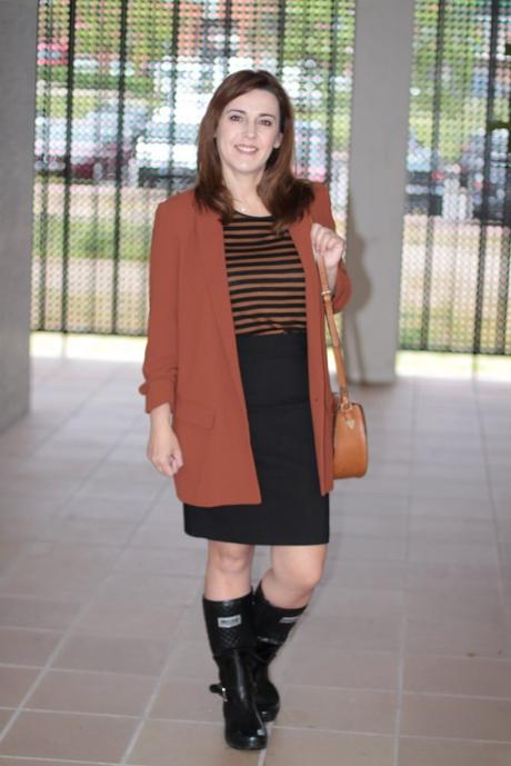 look en tonos marron y negro