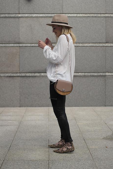 RAIN BREAK RAIN BREAK