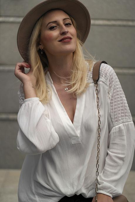 RAIN BREAK RAIN BREAK