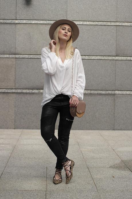 RAIN BREAK RAIN BREAK