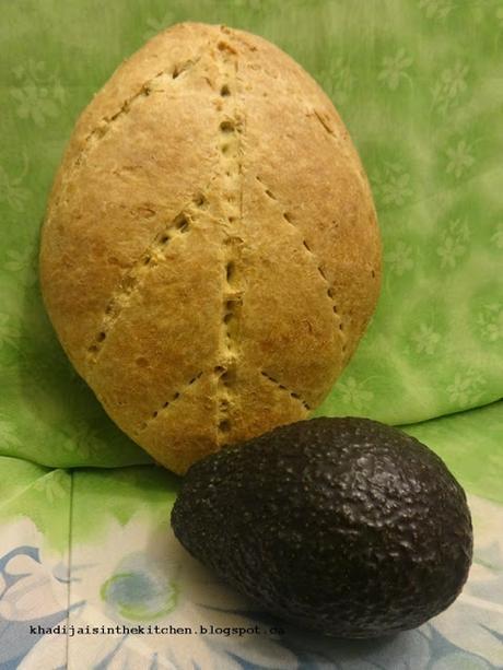 PAIN DE LA SEMAINE : PAIN À L’AVOCAT / BREAD OF THE WEEK: AVOCADO BREAD / PAN DE LA SEMANA: PAN CON AGUACATE / خبز الاسبوع : خبز الافوكادو