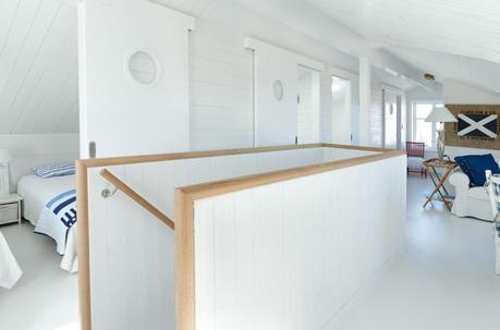 suelo blanco Estilo nórdico marítimo estilo escandinavo decoración en blanco decoración comedores decoración cocinas cocinas nórdicas modernas cocinas abiertas blog decoración nórdica 