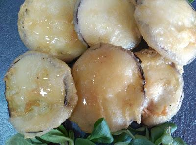 Berenjenas en tempura a la miel