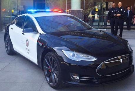 La policía de Los Ángeles quiere utilizar autos Tesla
