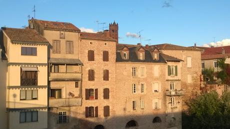 Por la Gascuña de d’Artagnan Villeneuve-sur-Lot, fachadas mirando al sol