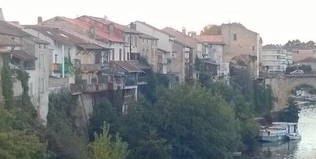 Por la Gascuña de d’Artagnan Orilla oeste del Lot a su paso por Villeneuve