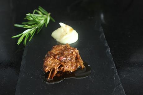 Pitu de Caleya, Puré de Patata y Aceite de Trufa byJose Pitu de Caleya, Puré de Patata y Aceite de Trufa byJose