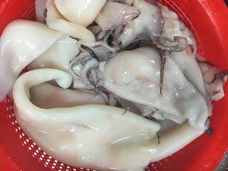 Calamares Con Salsa De Cebolla Y Vino