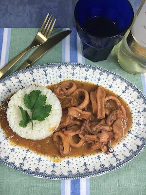 Calamares Con Salsa De Cebolla Y Vino