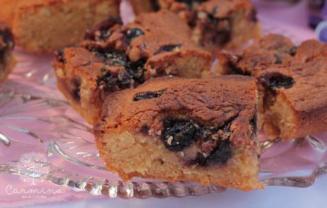 BLONDIES CON FRUTOS ROJOS
