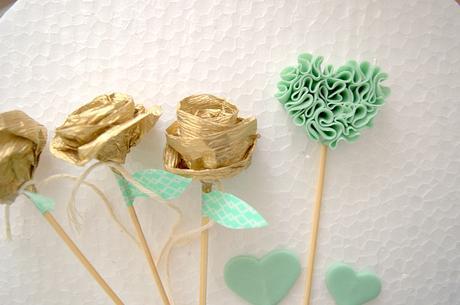 Cómo hacer un topper de corazón con volantes de fondant, el mint nuestro color Cómo hacer un topper de corazón con volantes de fondant, el mint nuestro color