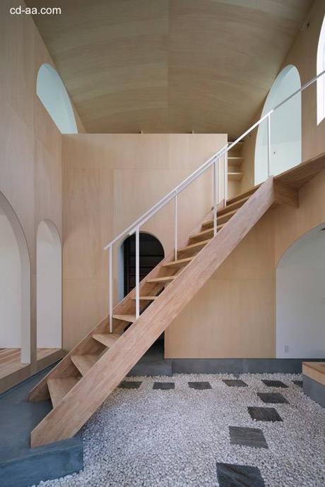 Casa minimalista de dos pisos en Japón.