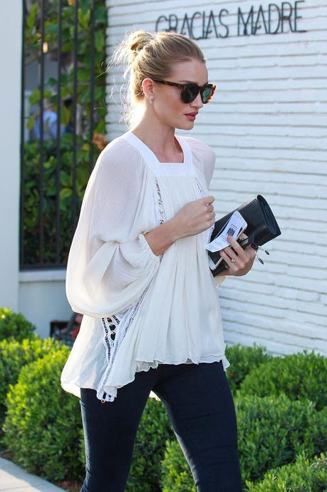 3 recogidos con moños + consejos para lograrlos Rosie Huntington-Whiteley