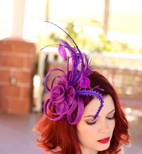 Ideas para invitadas en morado Tocado