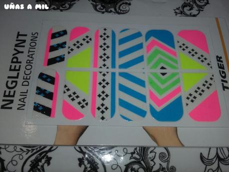 uñas_a_mil_nail_art_diseño_decoracion_colores_fosforitos_fluor_rosa_amarillo_azul_verde_negro_pegatinas_tiger (1)