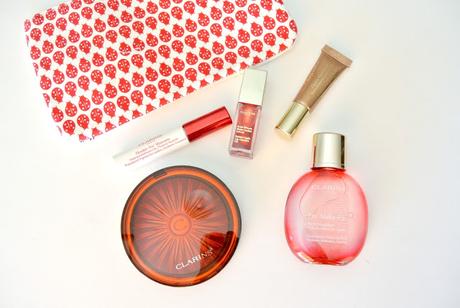 CONSIGUE UN BRONCEADO LUMINOSO ESTE VERANO CON CLARINS.