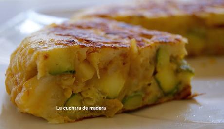 TORTILLA ESPAÑOLA CON CEBOLLA Y CALABACIN