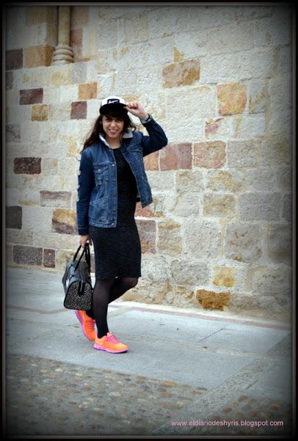 SNEAKERS+ DRESS
