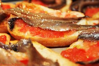 Tosta de Anchoas con tomate