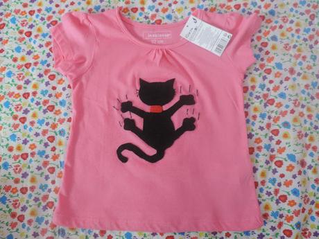 CAMISETA CON APLIQUE DE GATITO EN FIELTRO