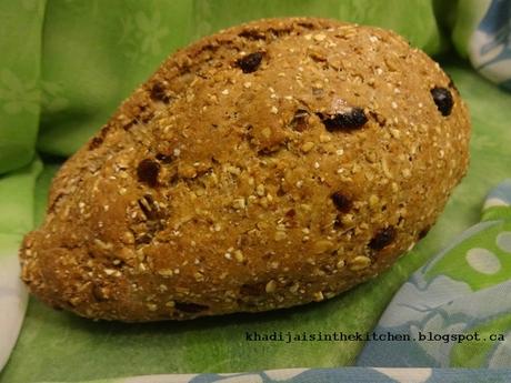 PAIN DE LA SEMAINE: PAIN AUX CÉREALES GRANOLA / BREAD OF THE WEEK: GRANOLA CEREAL BREAD / PAN DE LA SEMANA: PAN CON CEREALES DE GRANOLA / خبز الاسبوع : خبز الكرانولا (خليط حبوب الشوفان و الفواكه الجافة)