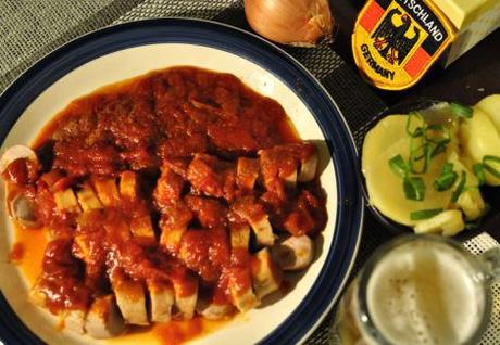 currywurst-casero-con-patatas-fritas-estilo-aleman-15