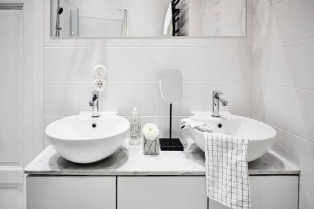 Lámpara de plumas en la cocina Eos Lampshade VITA diseño interiores decoración interiores decoración cocinas cocinas nórdicas cocinas modernas cocinas grandes blancas blog decoración nórdica 