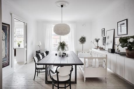 Lámpara de plumas en la cocina Eos Lampshade VITA diseño interiores decoración interiores decoración cocinas cocinas nórdicas cocinas modernas cocinas grandes blancas blog decoración nórdica 