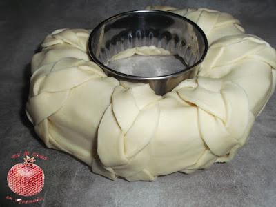 Corona rellena salada