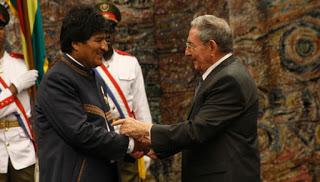 Evo Morales condecorado con la distinción José Martí [+ videos]