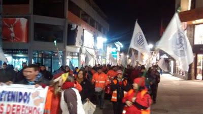 Nueva marcha de antorchas en Ushuaia contra el ajuste de Rosana Bertone