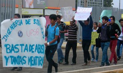 Se sienten engañados: QUEJAS Y REPROCHES  CONTRA UNIVERSIDAD  SERGIO BERNALES DE CAÑETE…