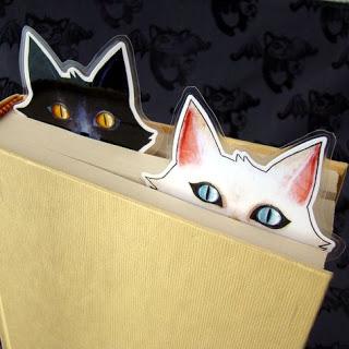 Gatos marcadores de libros