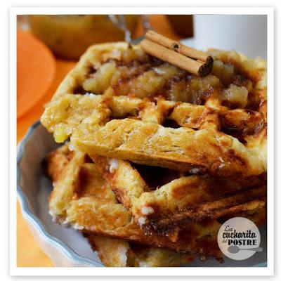 GOFRES DE MANZANA Y CANELA / CINNAMON AND APPLE WAFFLES