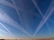 deben estelas humo salen aviones