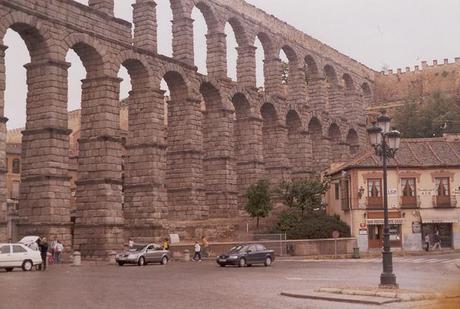 El soberbio Acueducto Romano de Segovia, España. Foto: Darío Álvarez, 2005.
