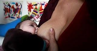 Niños más fuertes con leche materna según un estudio